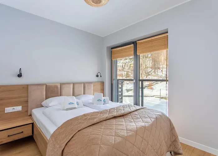 Obroncow Pokoju 20 * 스클라르스카포렘바